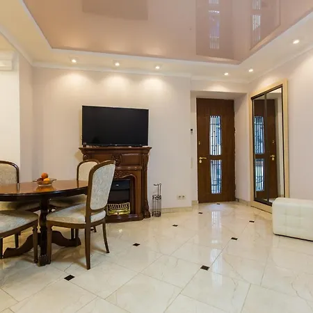 Avangard Kostiushka 20 Leópolis