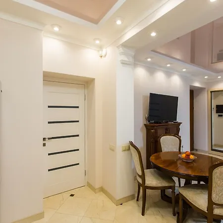 Avangard Kostiushka 20 Daire *